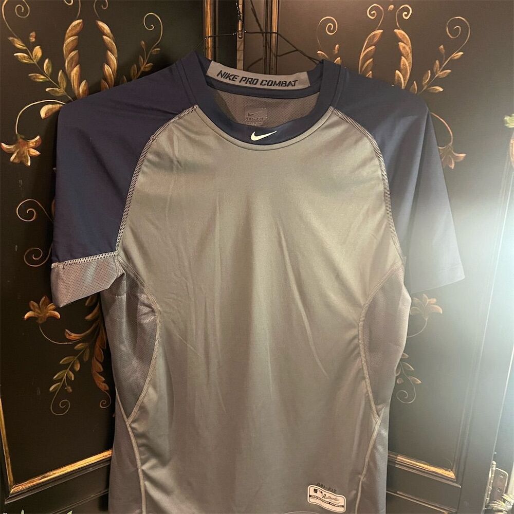Nike Pro Combat Men's Gray Athletic T-Shirt Size M Short Sleeve